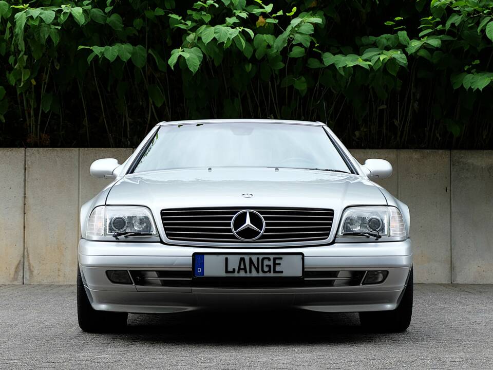 Imagen 3/13 de Mercedes-Benz SL 320 &quot;Final Edition&quot; (2001)