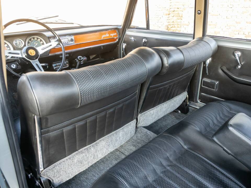 Afbeelding 48/50 van Alfa Romeo Giulia 1600 S (1968)