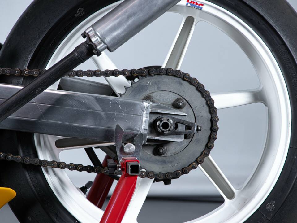 Bild 25/50 von Honda DUMMY (1992)