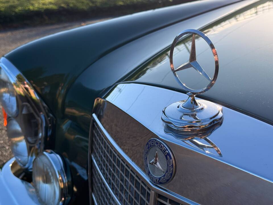 Bild 13/37 von Mercedes-Benz 280 SE 3,5 (1972)