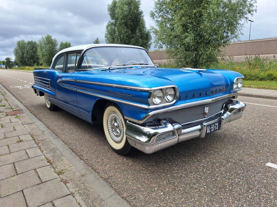 Image 4/34 of Oldsmobile Series 88 Holiday Hardtop (1958)