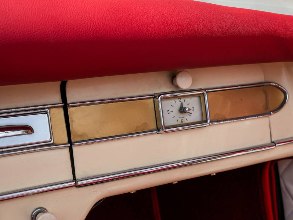 Immagine 14/40 di Borgward Isabella Coupe-Cabriolet (1961)
