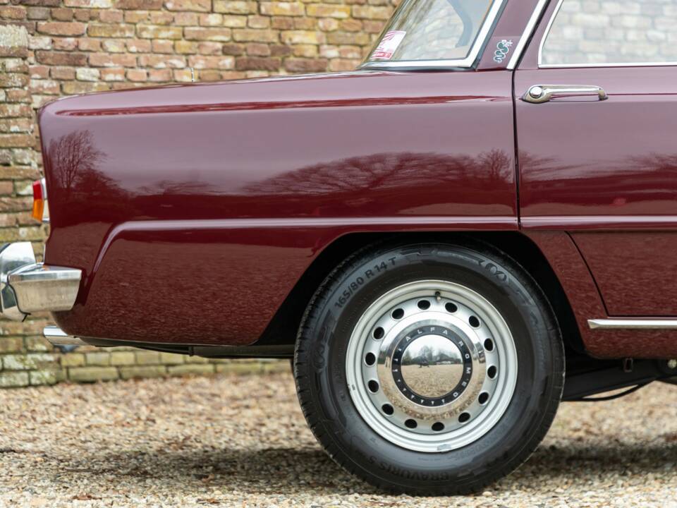 Imagen 44/50 de Alfa Romeo Giulia Nuova Super 1600 (1971)