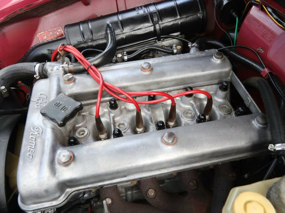 Image 47/50 de Alfa Romeo Giulia Nuova Super 1300 (1975)