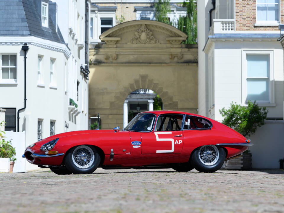 Image 8/19 of Jaguar E-Type &quot;Lightweight&quot; (1962)