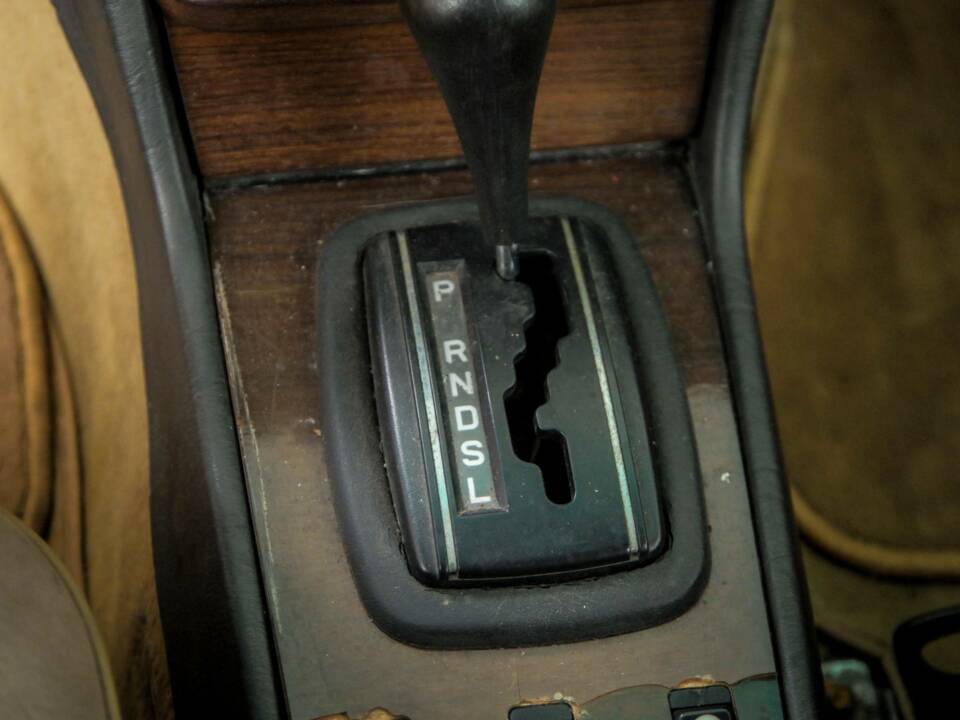 Bild 25/50 von Mercedes-Benz 300 D (1983)