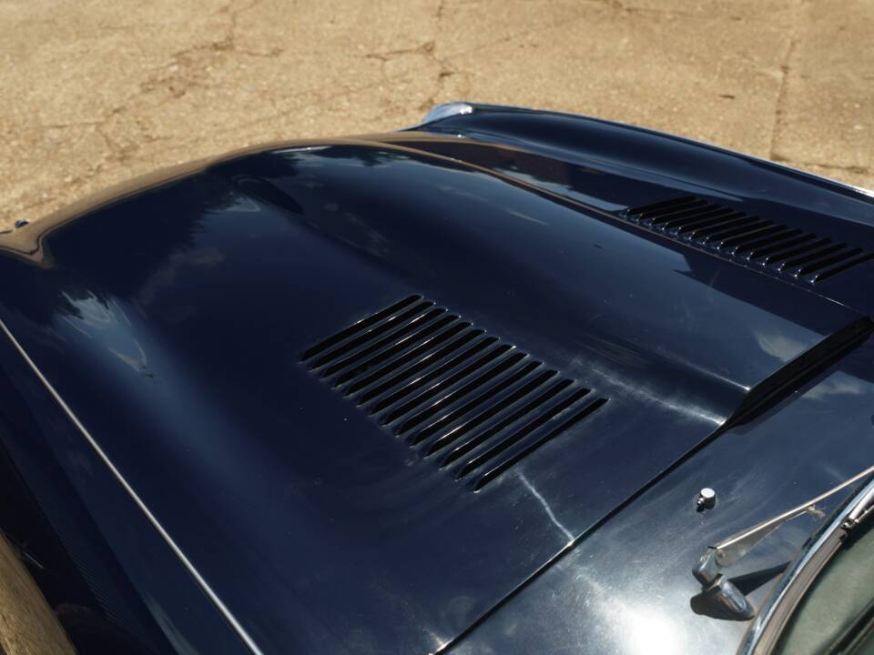Image 17/35 de Jaguar E-Type (1968)