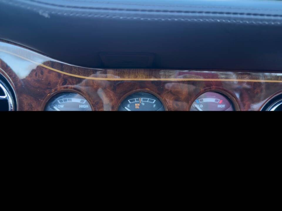 Image 16/22 of Rolls-Royce Corniche IV (1995)