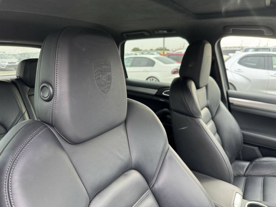 Bild 27/63 von Porsche Cayenne Turbo (2010)