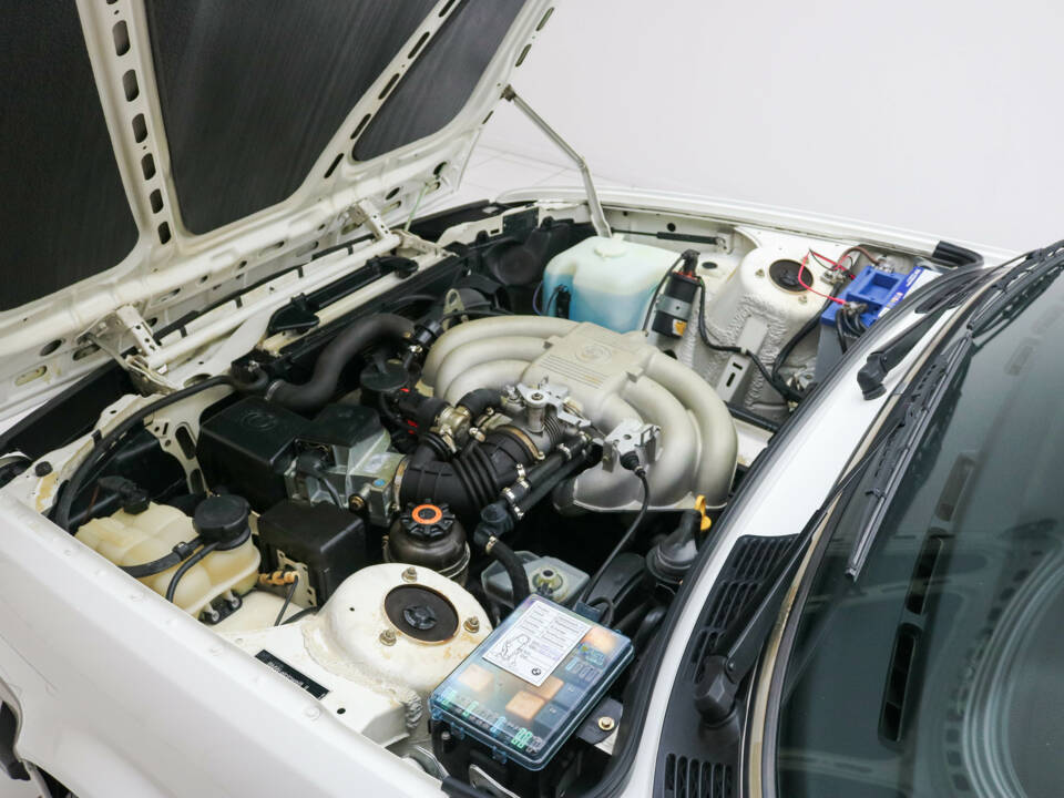 Imagen 10/22 de BMW 325i (1989)