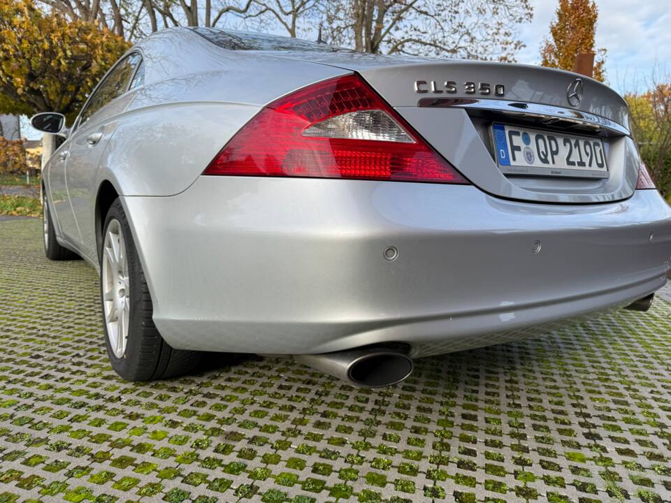 Bild 12/51 von Mercedes-Benz CLS 350 (2005)