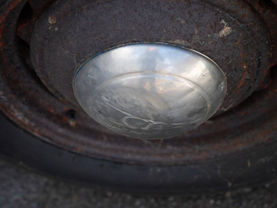 Image 14/134 of Ford V8 (1937)