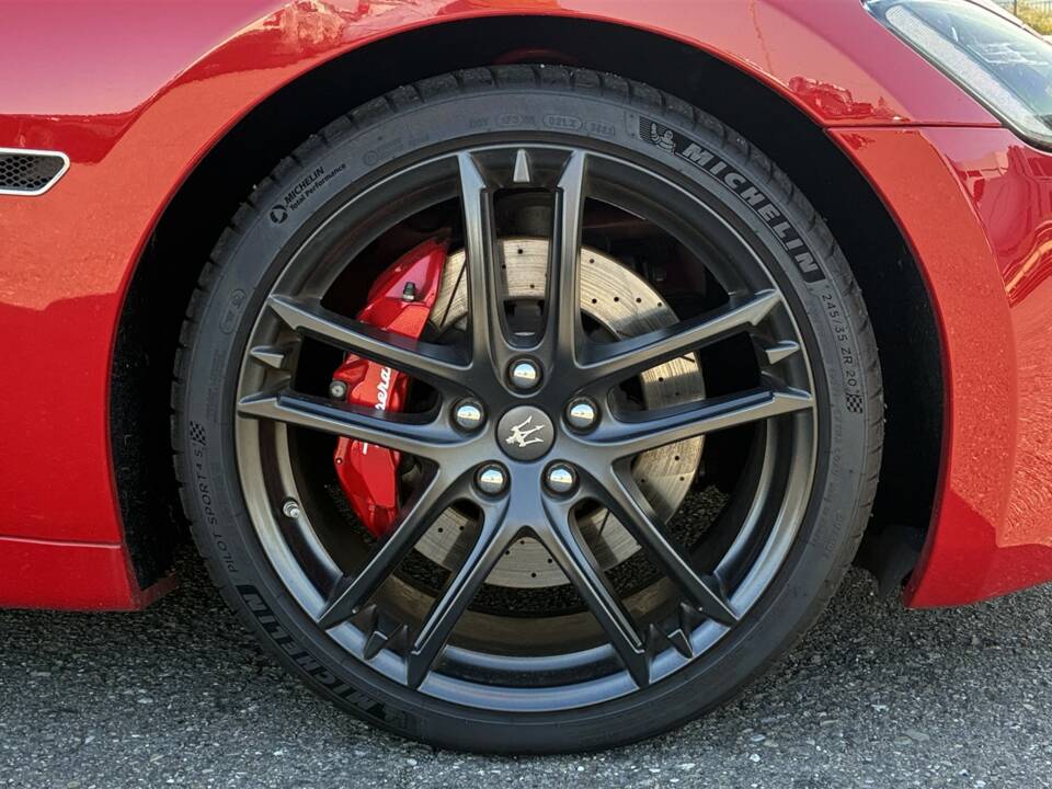 Image 15/54 of Maserati GranCabrio Sport (2015)