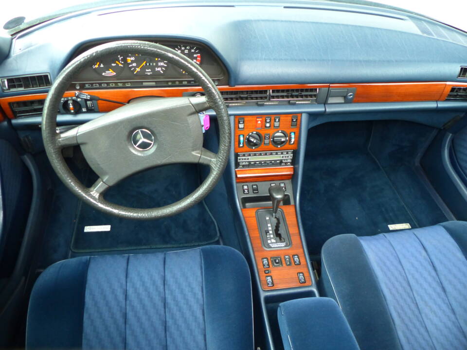 Bild 10/16 von Mercedes-Benz 420 SE (1990)