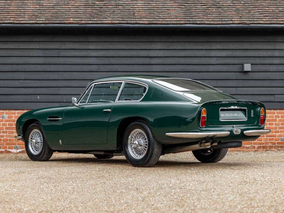 Afbeelding 4/50 van Aston Martin DB 6 (1967)