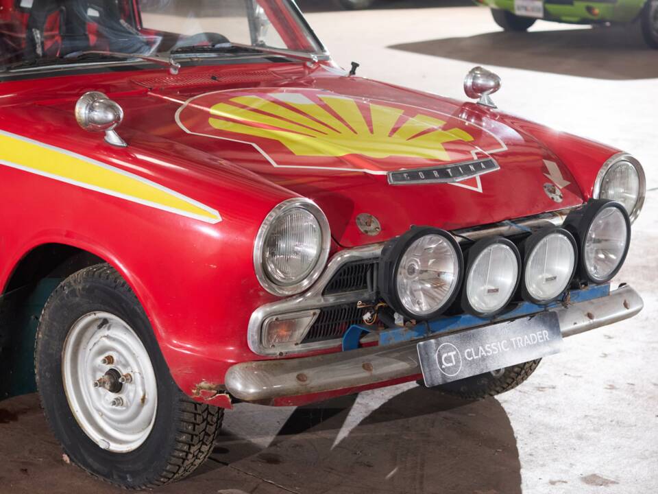Bild 40/46 von Ford Cortina GT (1966)