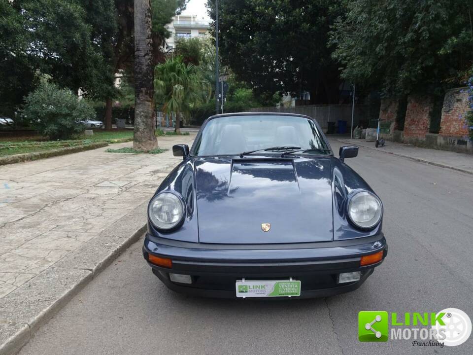 Image 4/23 de Porsche 911 Carrera 3.2 (1988)