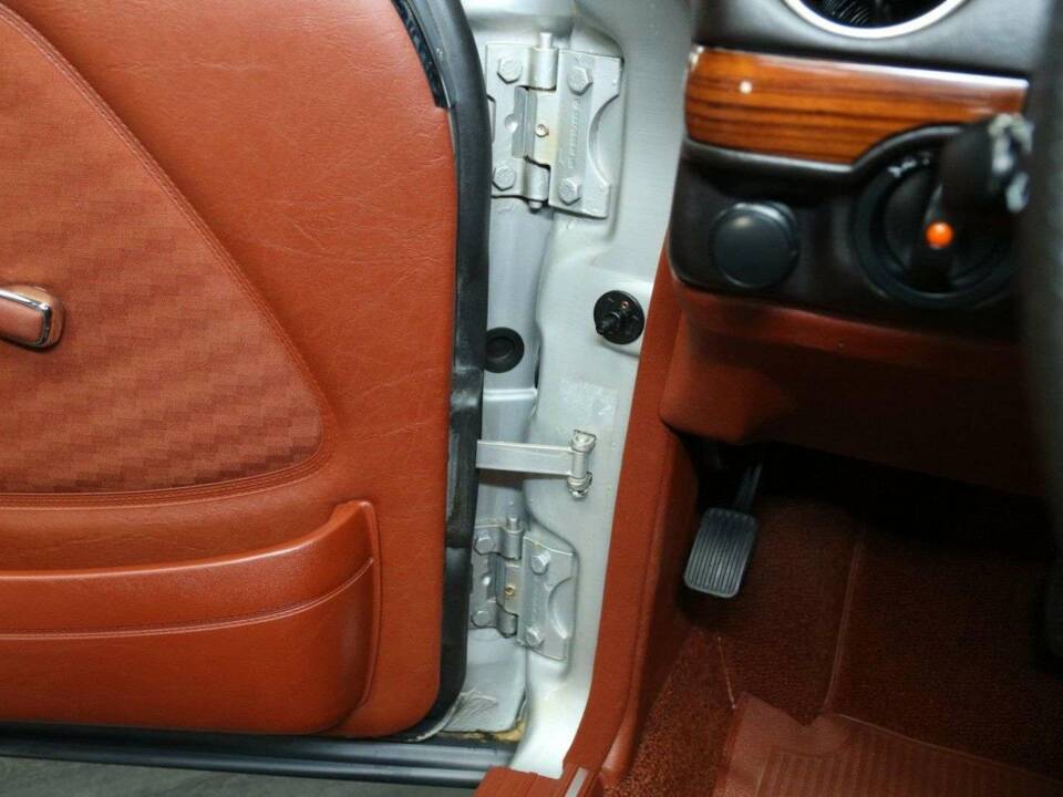 Image 11/50 of Mercedes-Benz 280 CE (1980)
