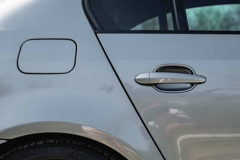 Bild 43/50 von BMW 550i (2006)