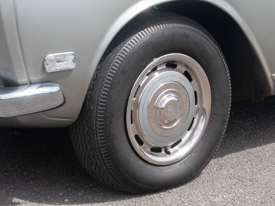 Image 28/50 of Rolls-Royce Silver Shadow I (1973)
