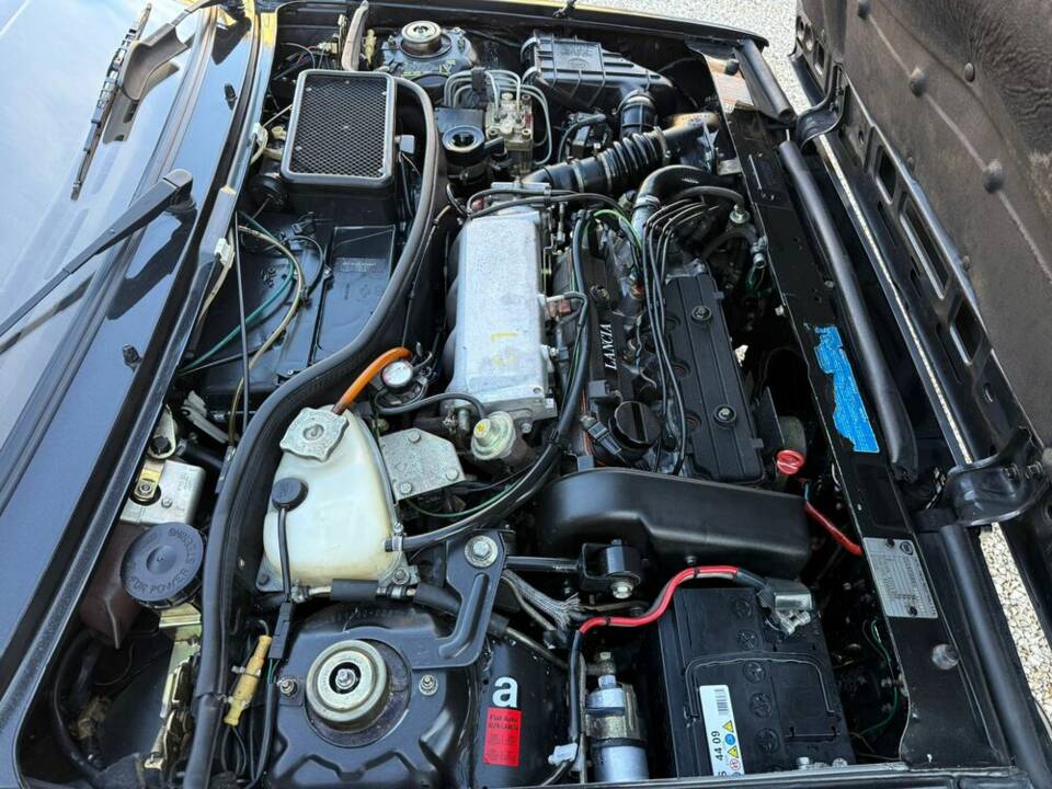 Afbeelding 15/20 van Lancia Delta HF Integrale (1990)