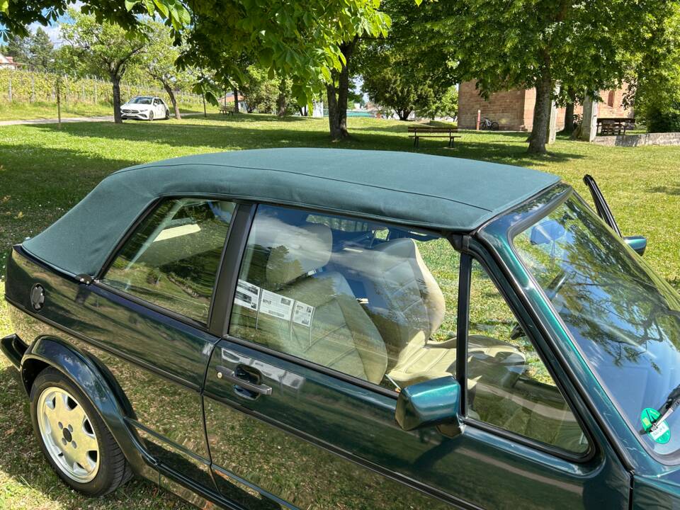 Image 17/22 de Volkswagen Golf I Cabrio 1.8 (1992)