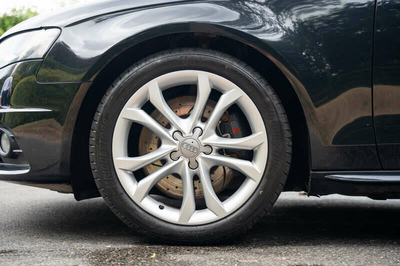 Image 34/50 of Audi S4 (2010)
