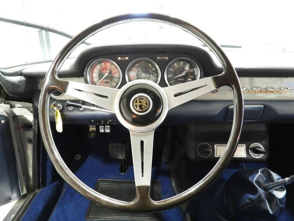 Imagen 6/15 de Alfa Romeo 2600 Sprint (1963)