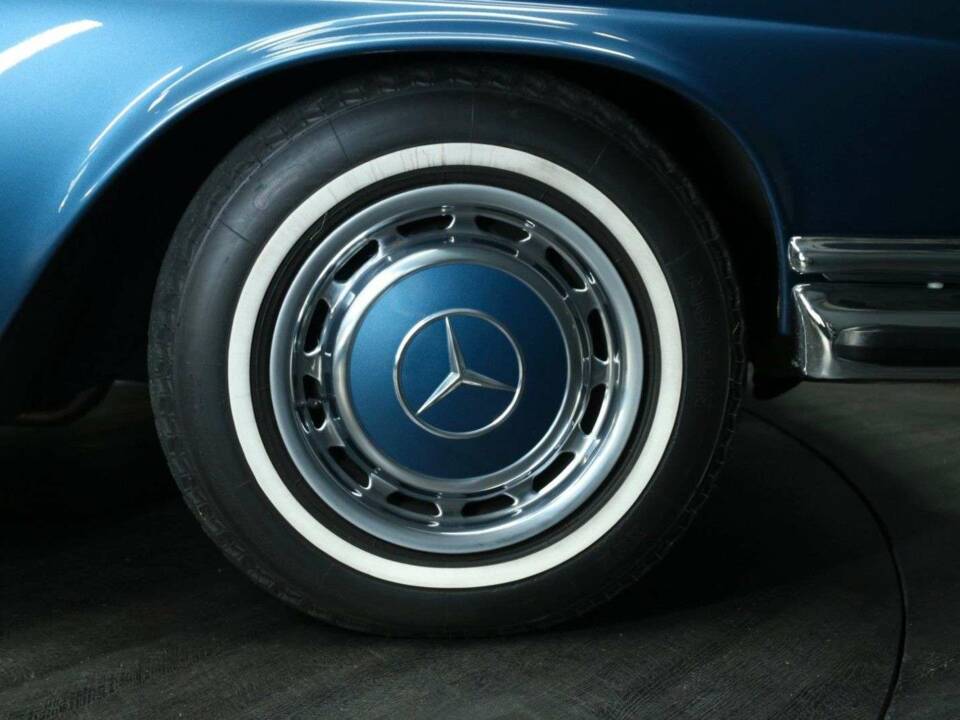 Image 50/50 of Mercedes-Benz 280 SE 3,5 (1971)