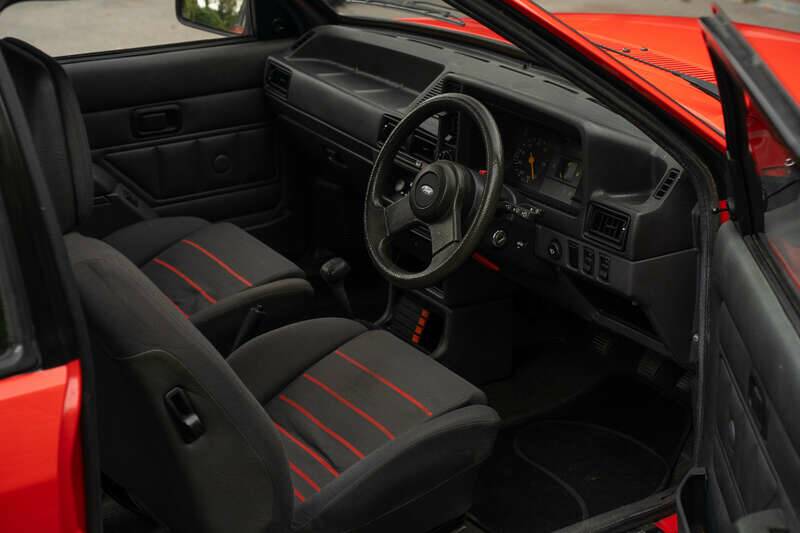 Image 2/5 of Ford Escort XR3 (1980)