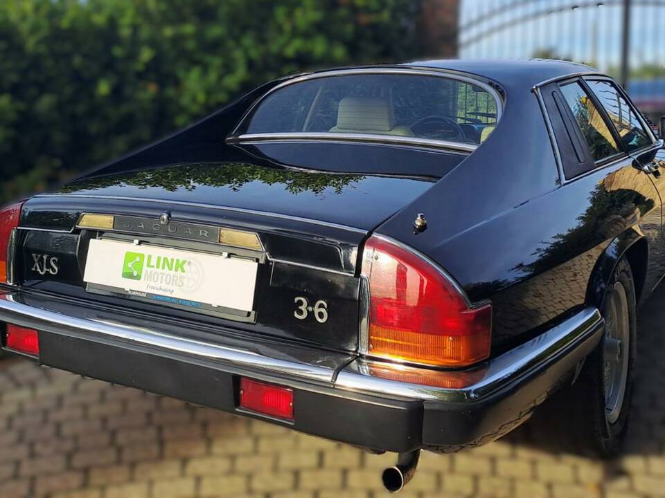 Image 4/40 of Jaguar XJ-S 3.6 (1987)