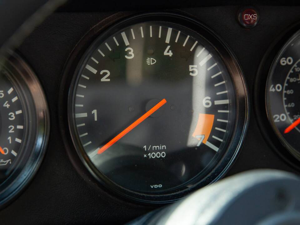 Image 22/35 of Porsche 911 SC 3.0 (1983)