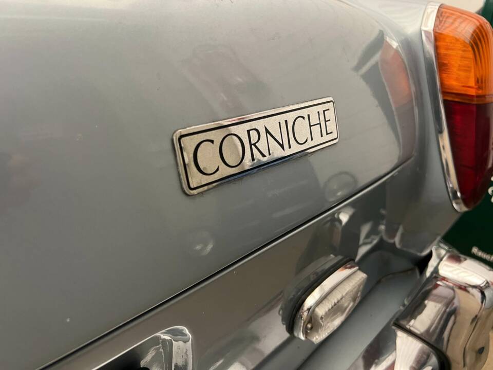 Image 16/20 of Rolls-Royce Corniche I (1974)