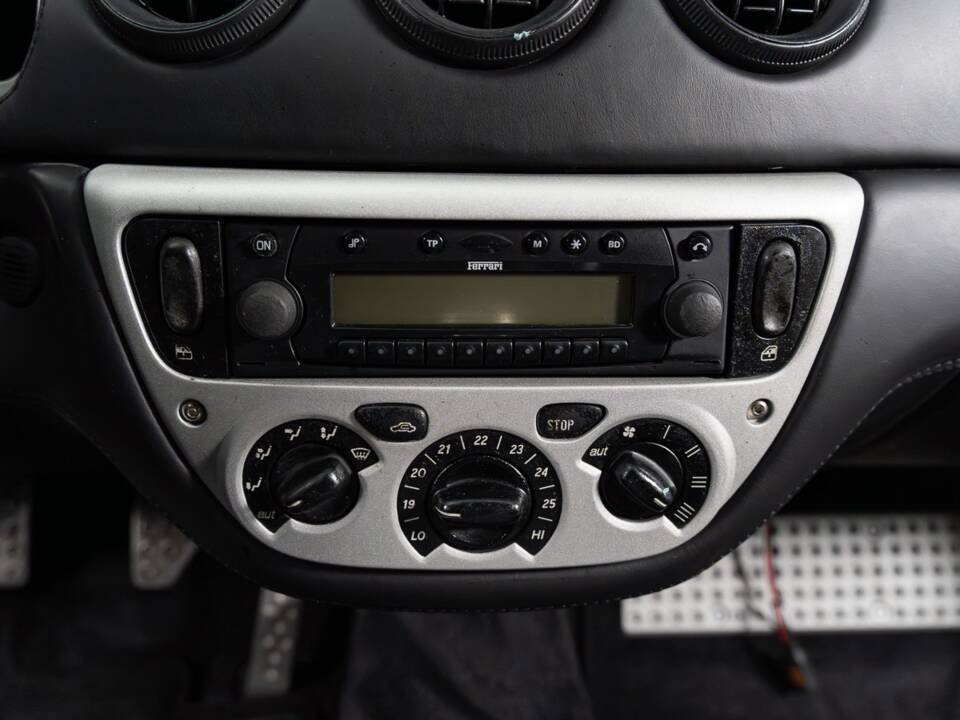 Image 15/35 of Ferrari 360 Modena (1999)