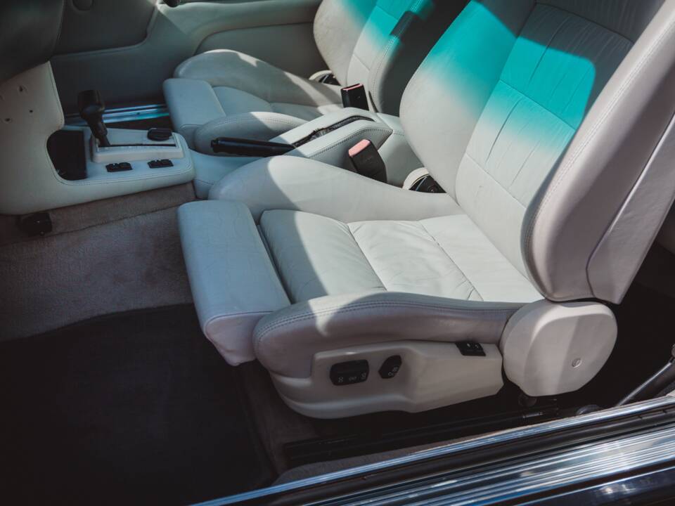 Image 33/34 of BMW 635 CSi (1989)