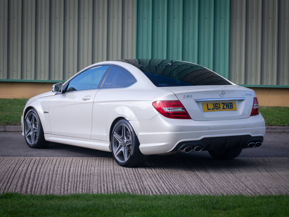 Image 6/25 of Mercedes-Benz C 63 AMG (2012)