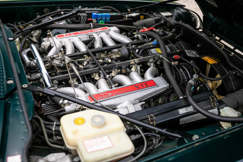 Image 11/45 de Jaguar XJRS 6.0 (1993)