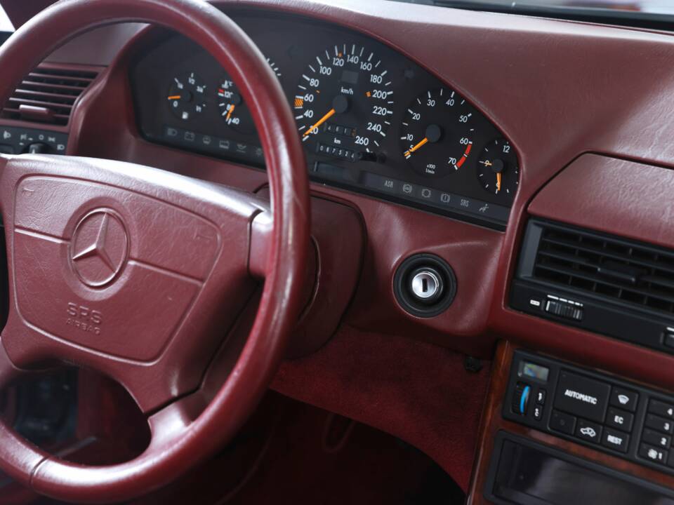 Image 20/37 of Mercedes-Benz SL 500 (1995)