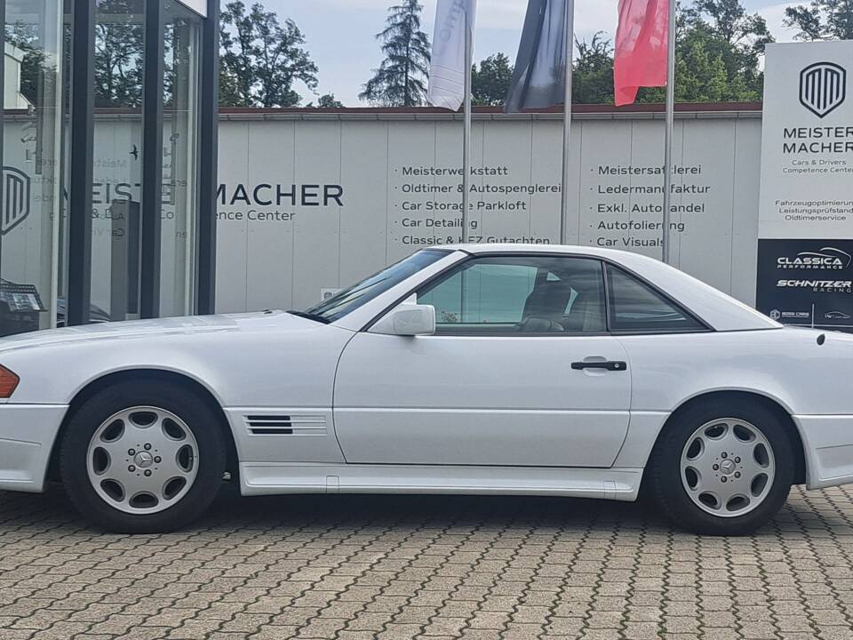 Image 4/20 of Mercedes-Benz 300 SL (1993)