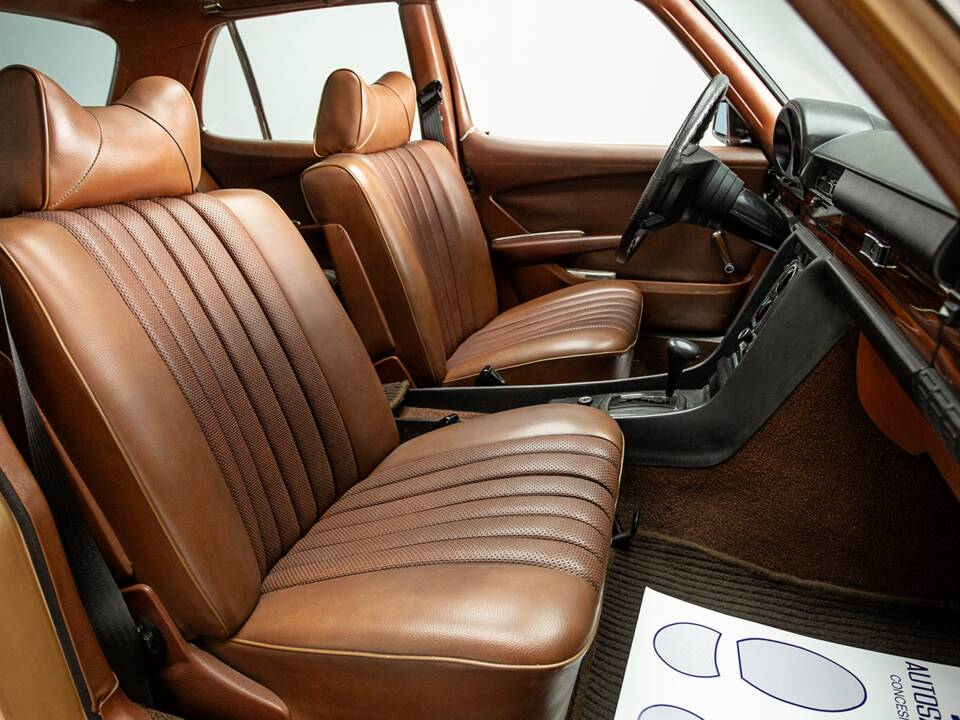 Bild 12/30 von Mercedes-Benz 350 SE (1976)