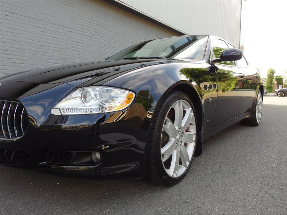 Bild 28/98 von Maserati Quattroporte S 4.7 (2010)