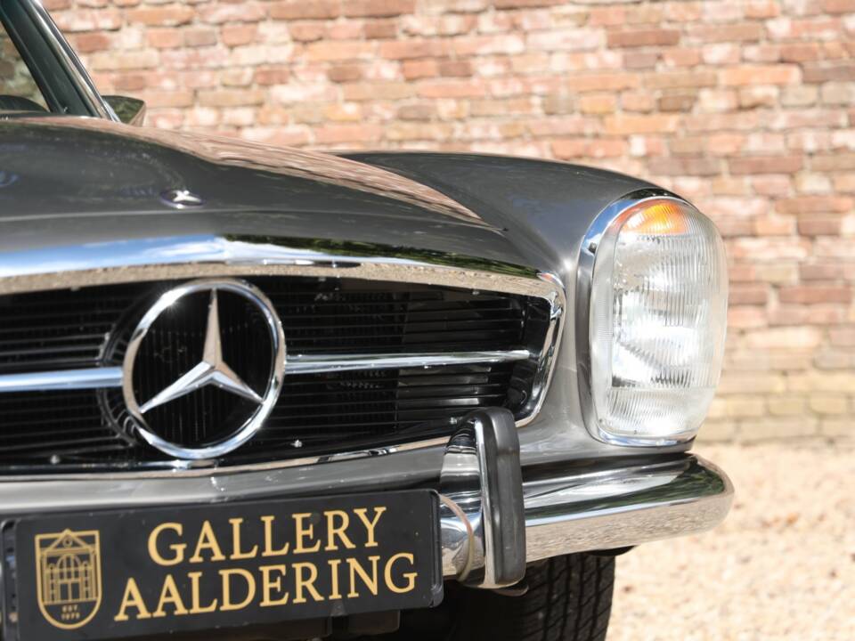 Bild 31/50 von Mercedes-Benz 280 SL (1971)