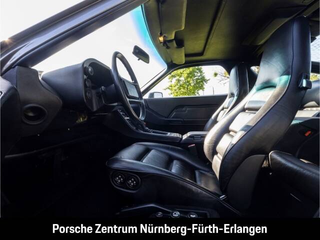 Image 22/46 of Porsche 928 S (1985)