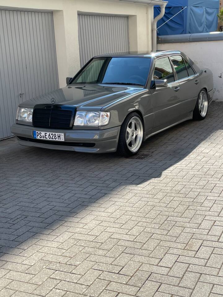 Immagine 1/14 di Mercedes-Benz 280 E (1993)