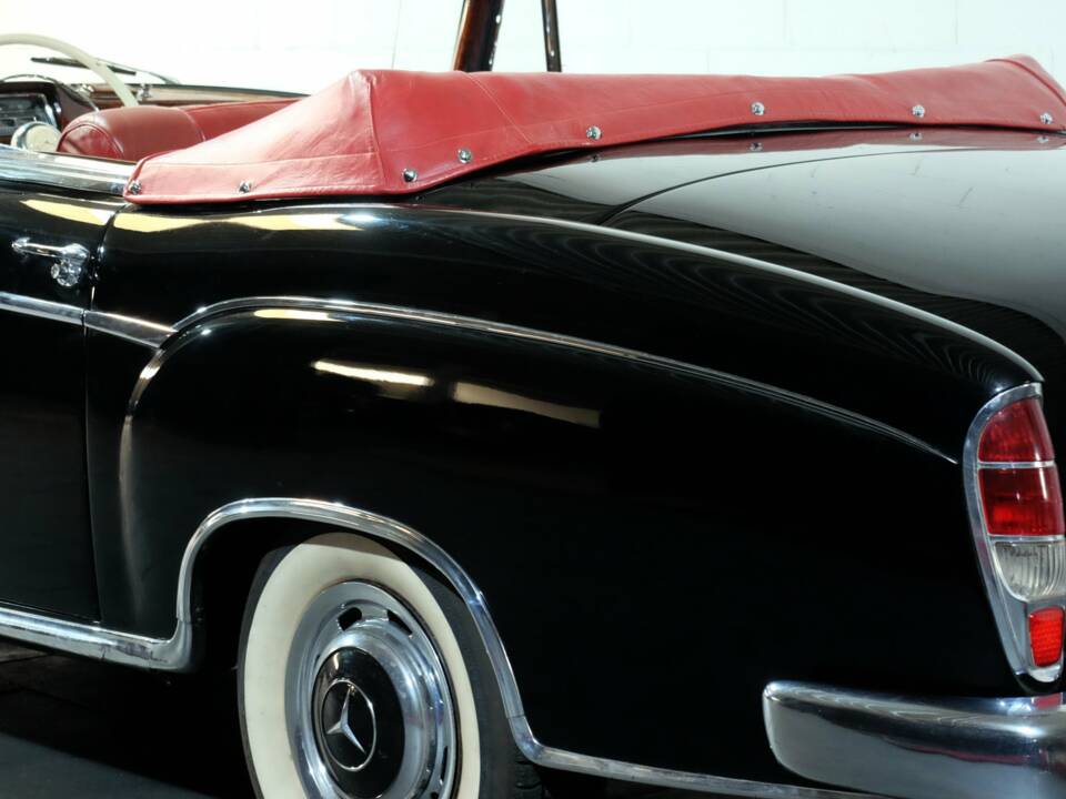 Image 14/30 of Mercedes-Benz 220 S Cabriolet (1957)