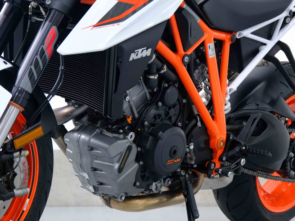 Image 41/83 of KTM 1290 Super Duke R (2018)