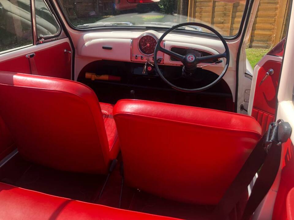 Image 11/11 of Morris Minor 1000 (1970)
