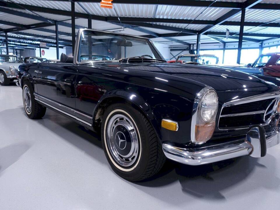 Immagine 6/36 di Mercedes-Benz 280 SL (1971)