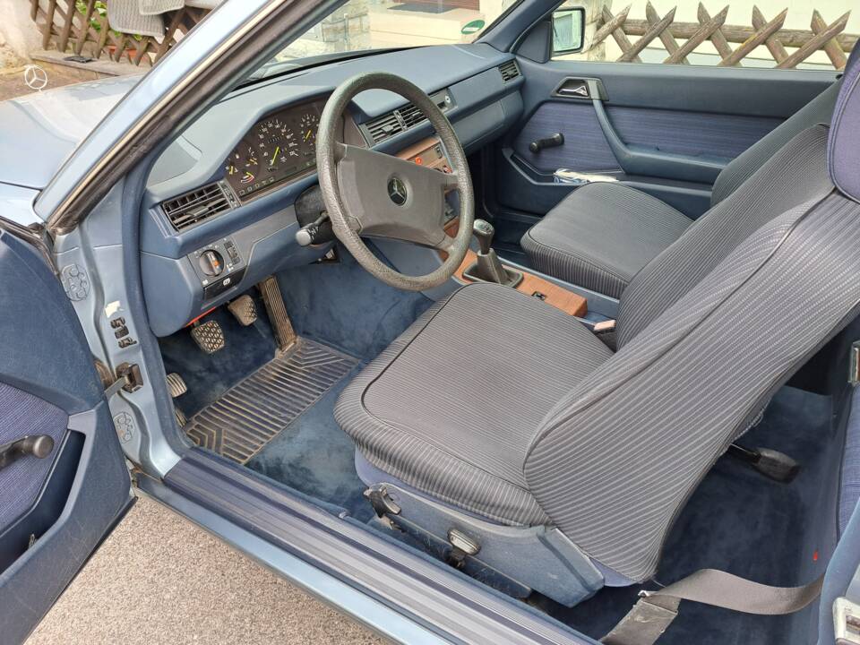 Image 10/12 of Mercedes-Benz 230 CE (1989)