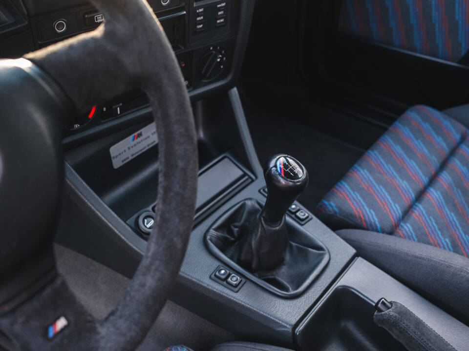 Image 31/50 of BMW M3 Sport Evo (1990)